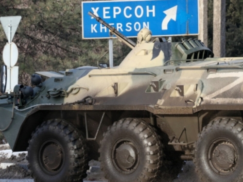 Ukrajinske vlasti uvele policijski sat i ograničile putovanja u Herson i iz njega