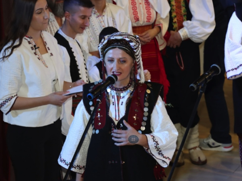 FOTO/VIDEO: Večer folklora u Prozoru