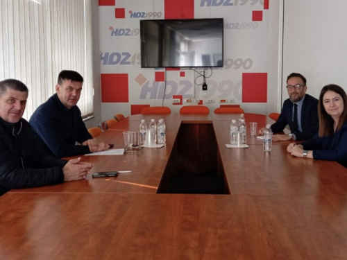 Razgovor o izborima i reformama: Cvitanović se sastao s talijanskom veleposlanicom u Mostaru