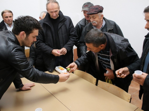 FOTO/VIDEO: Na Orašcu održan turnir u tucanju jaja