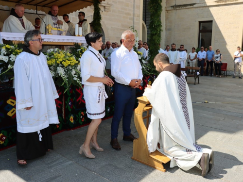 FOTO: Mlada misa fra Mislava Jozića na Šćitu