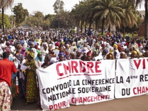 Hollande: Francuska će pomoći Maliju u borbi protiv pobunjenika