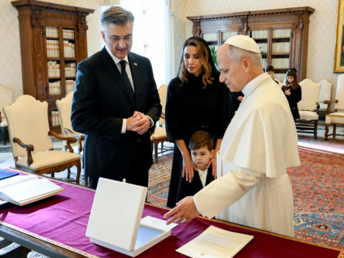 Papa Lav XIV. primio Plenkovića, posebna tema razgovora bila BiH