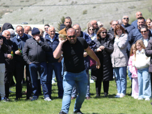 FOTO: Druženje Rumbočana i sv. misa na Zahumu