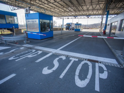 Hrvatskim državljanima i dalje se preporučuje odgoda putovanja u Srbiju