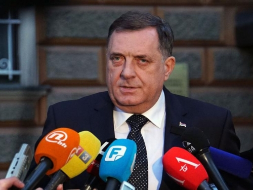I Dodik o (ne)dolasku Rusa