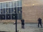 Autom i nožem napao vjernike pred sinagogom u Manchesteru