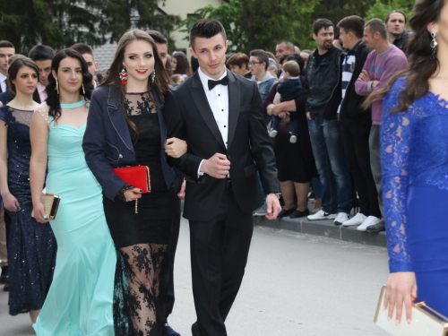 FOTO/VIDEO: Matura 2016. - Defile mladosti i ljepote na ulicama Prozora