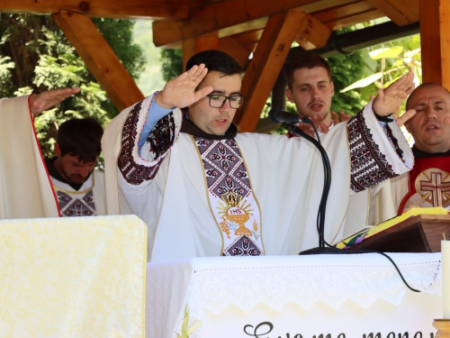 FOTO: Mlada misa i Ilindan u Doljanima