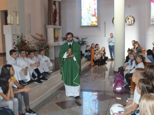 FOTO: Sv. Misa za početak nove školske godine u župi Prozor