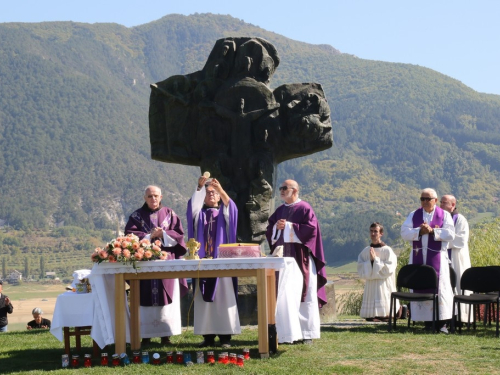 FOTO/VIDEO: Na Šćitu obilježen Dan sjećanja na ramske žrtve