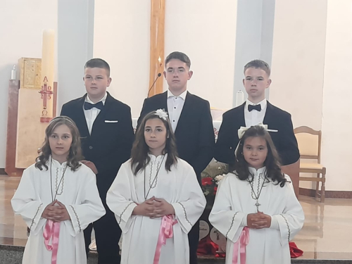 FOTO: Krizma i prva pričest u župi Uzdol