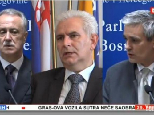 Pudarić, Budimir i Kebo nisu se mogli dogovoriti gdje će položiti cvijeće za Dan nezavisnosti