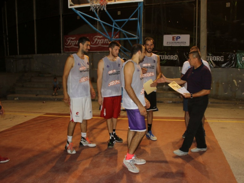 FOTO: ''General Vasilije Mitu'' iz Zagreba pobjednik 15. Streetball Rama