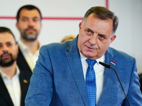 Dodik na X-u izvrijeđao EU dužnosnika, nazvao ga "antisrbinom" i "mizernom protuhom"