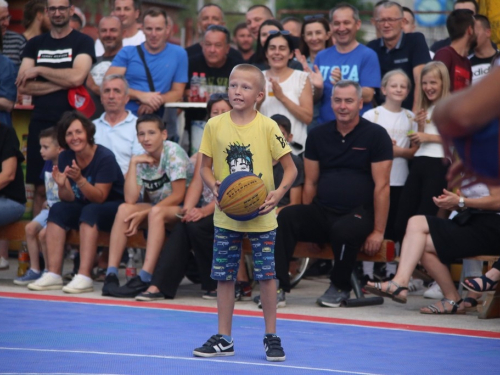 FOTO: Ekipa ''Makarska 3x3'' pobjednik 19. Streetball Rama 2021.