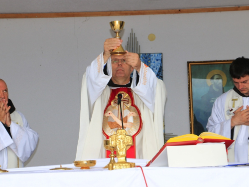 FOTO/VIDEO: Vanjska proslava sv. Franje u Rumbocima