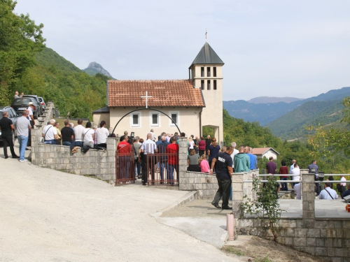 FOTO: Obilježena 28. obljetnica stradanja Hrvata na Hudutskom