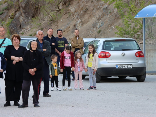 FOTO: Na Ustirami svečano otkriven spomenik poginulim i nestalim braniteljima