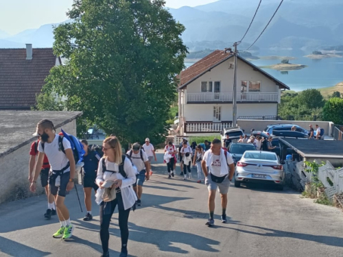 Ramski hodočasnici krenuli pješice u Sinj