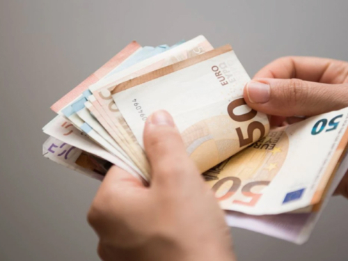 Ovi direktori zarade prosječnu godišnju plaću za manje od jednog dana