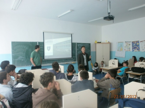 Foto: Profesionalno informiranje učenika osmih razreda OŠ Marka Marulića u Prozoru