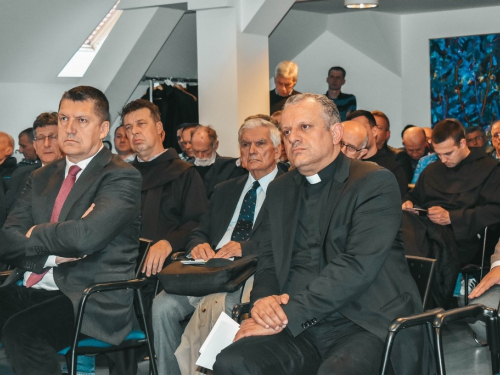 FOTO/VIDEO: U Zagrebu predstavljen zbornik ''Rama u Drugom svjetskom ratu i poraću''