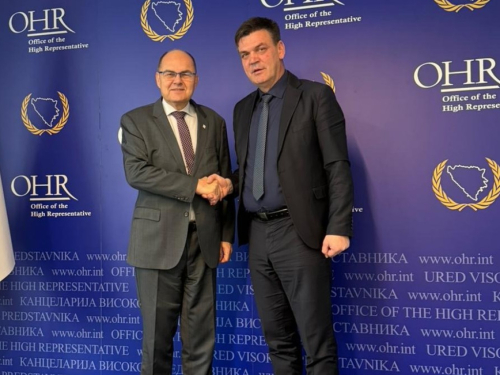 Schmidt se sastao s Cvitanovićem: Razgovarali su o izbornim reformama