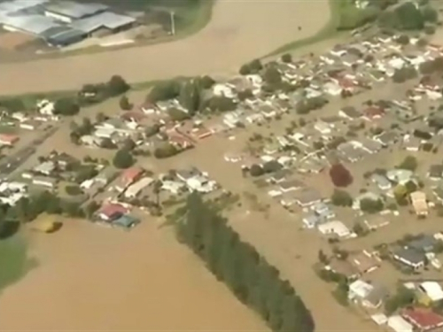 Neviđene poplave na Novom Zelandu, evakuirano 2000 ljudi