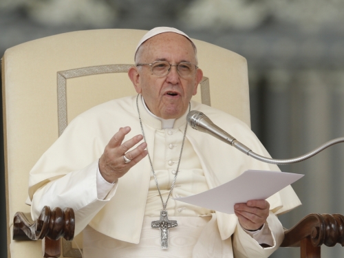 Papa Franjo donirao novac za nezaposlene Rimljane