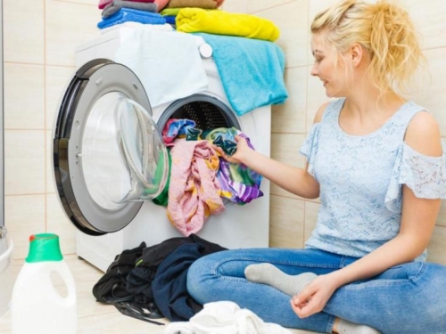 Ovo je 7 grešaka koje radite dok perete odjeću