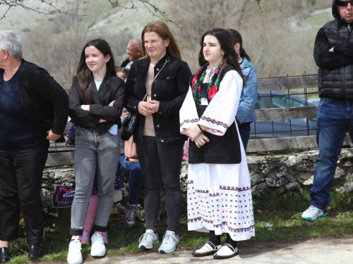FOTO: Druženje Rumbočana i sv. misa na Zahumu