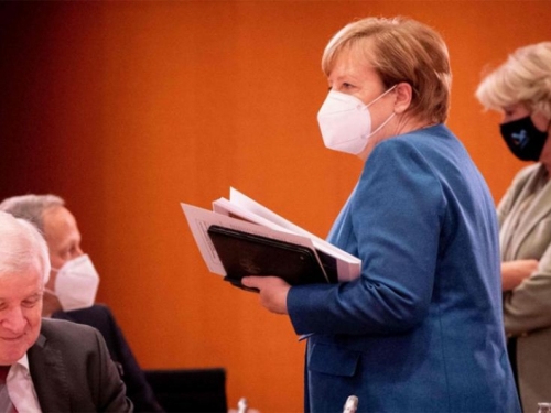 Merkel odgodila uvođenje dodatnih restrikcija