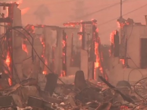 Izvanredno stanje u Kaliforniji: Ogromni požar se širi i guta sve pred sobom